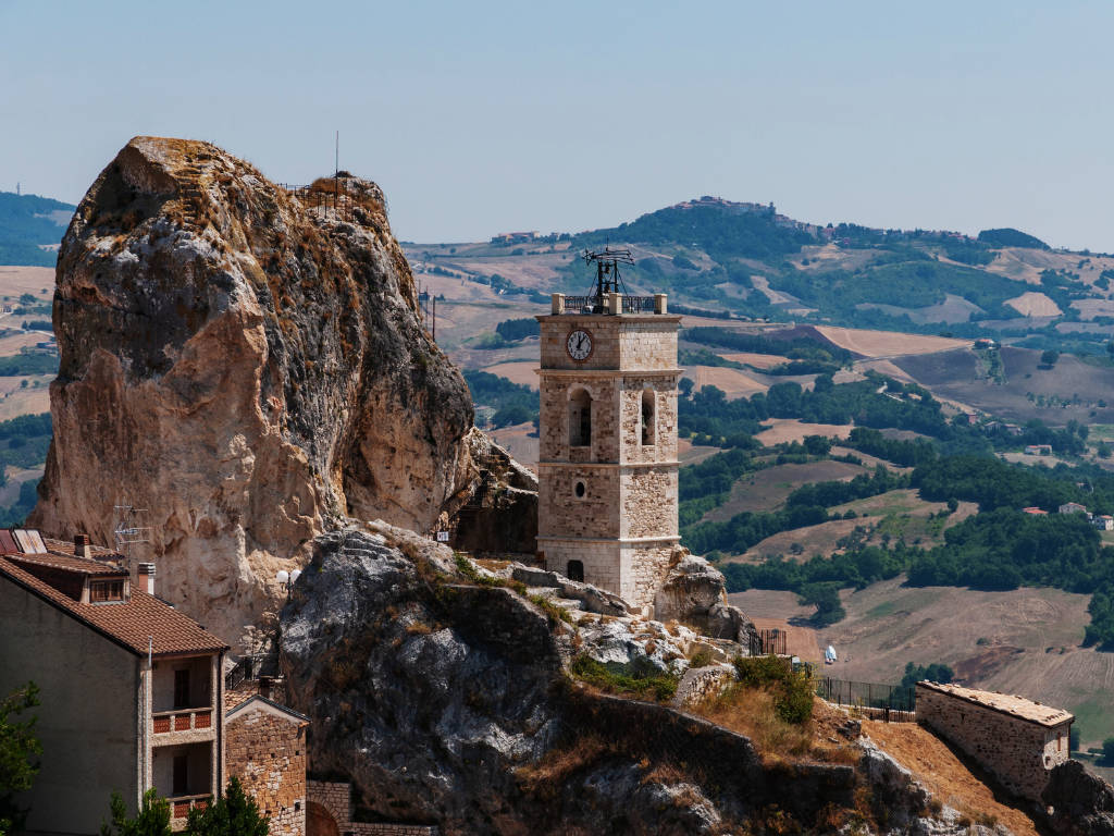 Il Molise: la natura, il silenzio la roccia